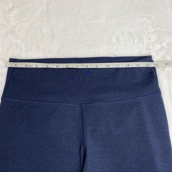 ❌LAST CHANCE Old Navy Dark Blue Elevate Leggings Size M/L - Picture 7 of 10